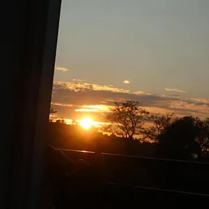 https://sky-edge-homestay.kandyhotelsnow.com