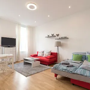 Appartamento Bright Red Heart In Leopoldstadt, Vienna