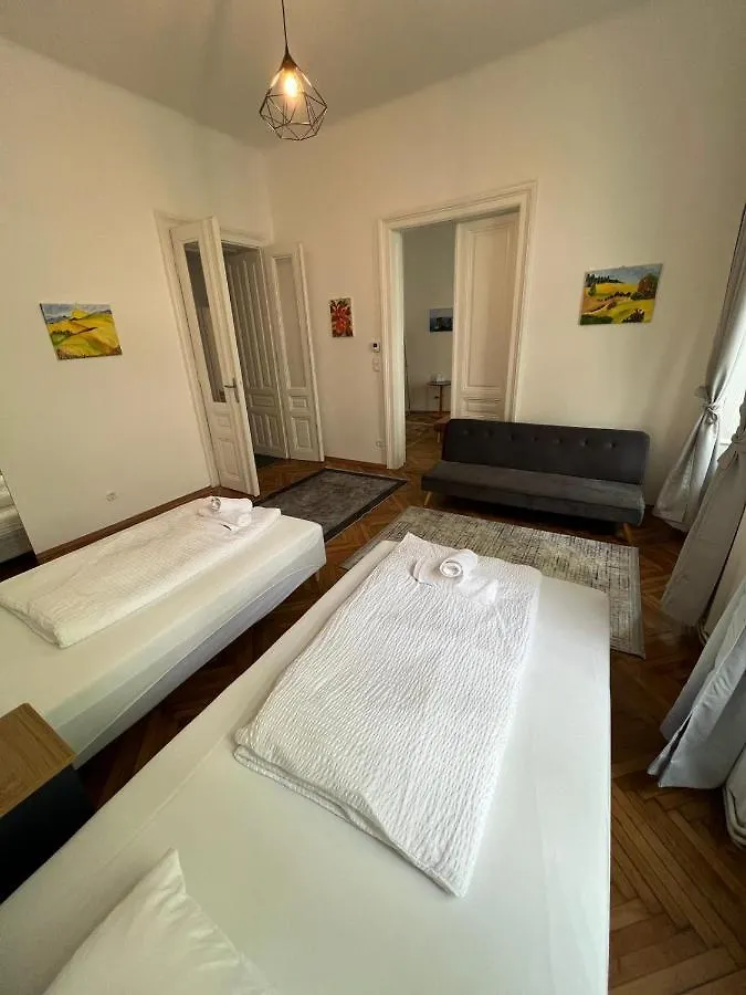 Centrally-Located Authentic Apartment Wiedeń 0*,